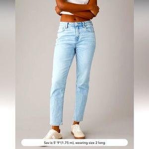 American Eagle Strigid Mom Jean